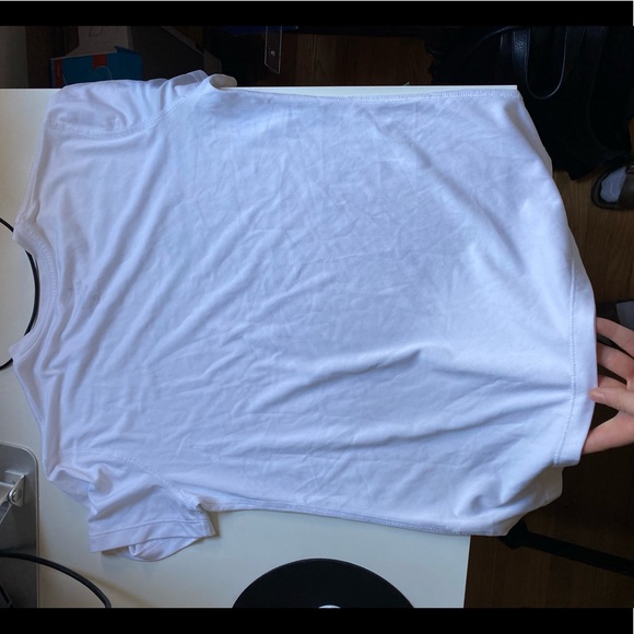 ⭐️SOLD⭐️Nike Workout Top - Picture 4 of 4